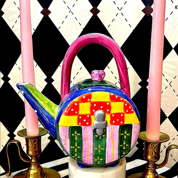 Milson & Louis Hand-Painted Ceramic Teapot – Whimsical Design - Picture 5 of 16